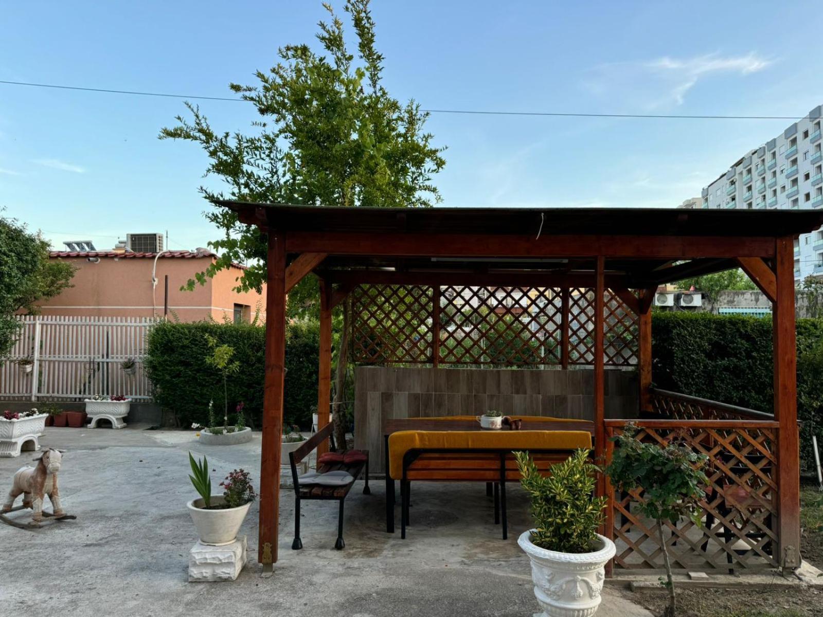 Guesthouse Novi Дуррес Экстерьер фото